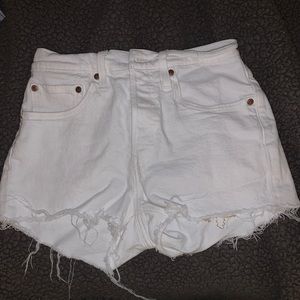 Levi’s In The Clouds White Shorts